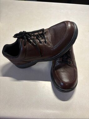 Dunham Men's Dark Brown Leather Lace-Up Oxfords